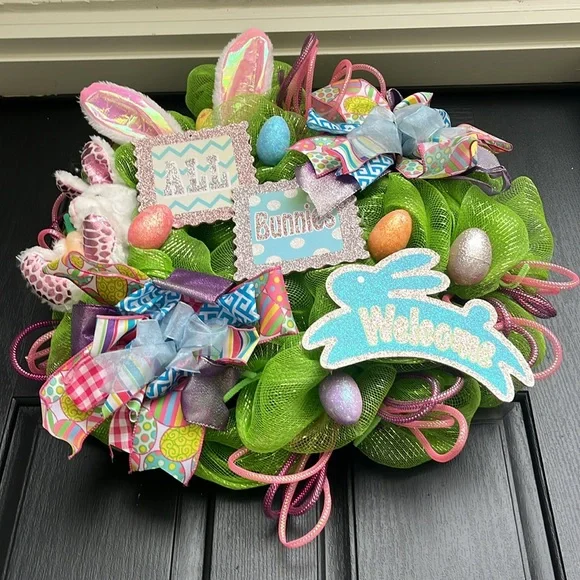 All Bunnies Welcome Door Wreath - Picture 5 of 13